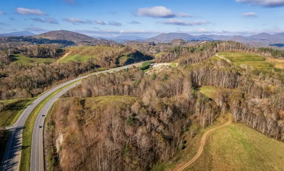 Treizeci de kilometri de autostradă: ŘSD promite că vor deschide înainte de Crăciun secțiunea de sud a M3.