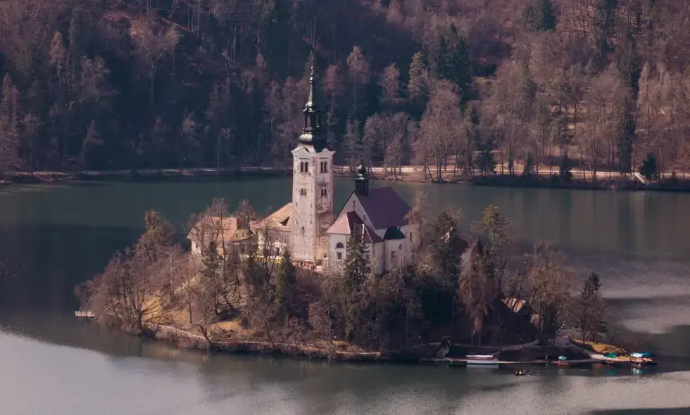 Slovenske možnosti potovanja z avtomobilom